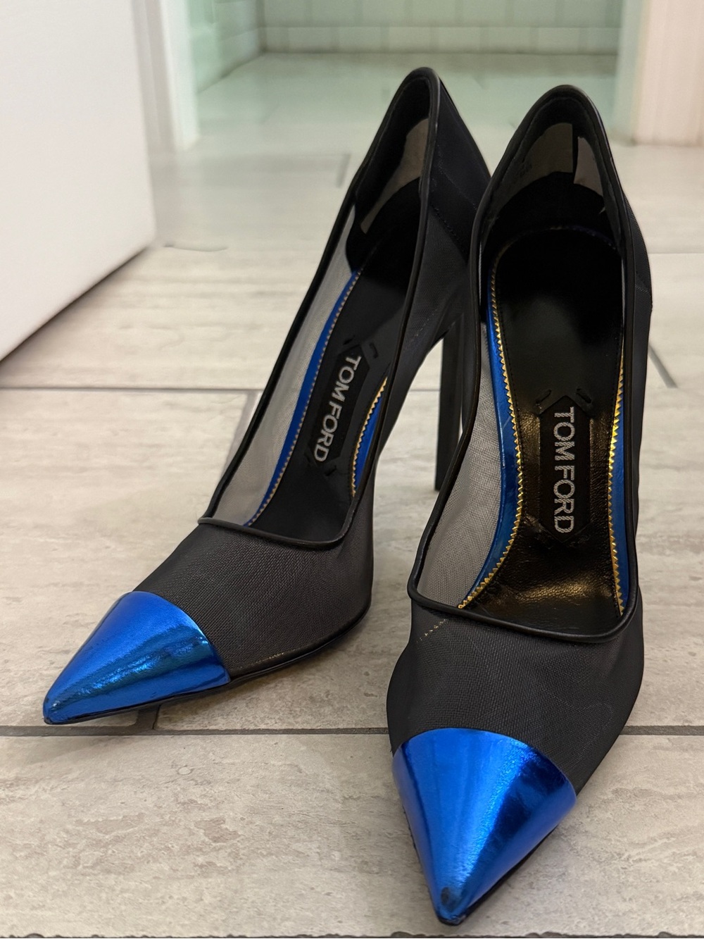 Tom Ford Black Pointed Toe Pumps with Metallic Blue Cap Toe - Picture 6 of 11